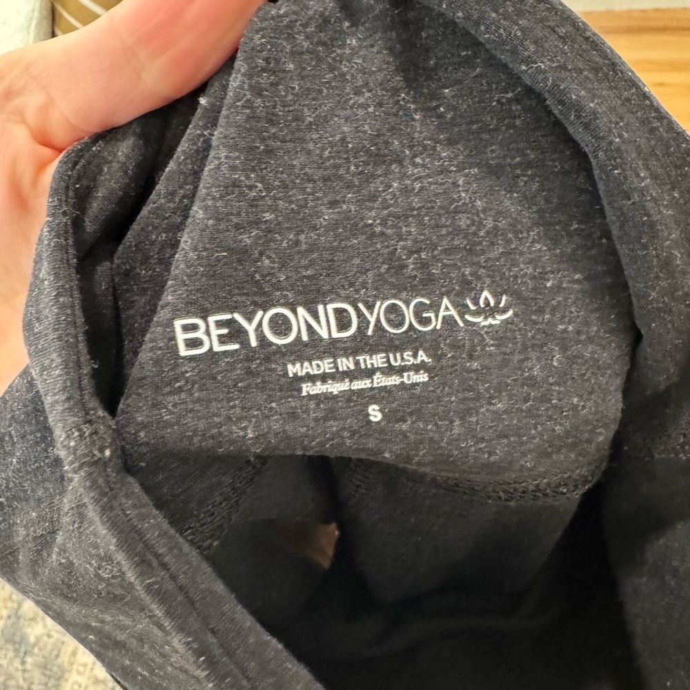 Beyond yoga shorts set - Picture 3 of 5